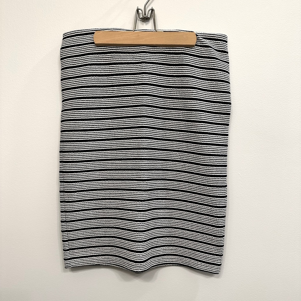 Loft skirt women’s size S.